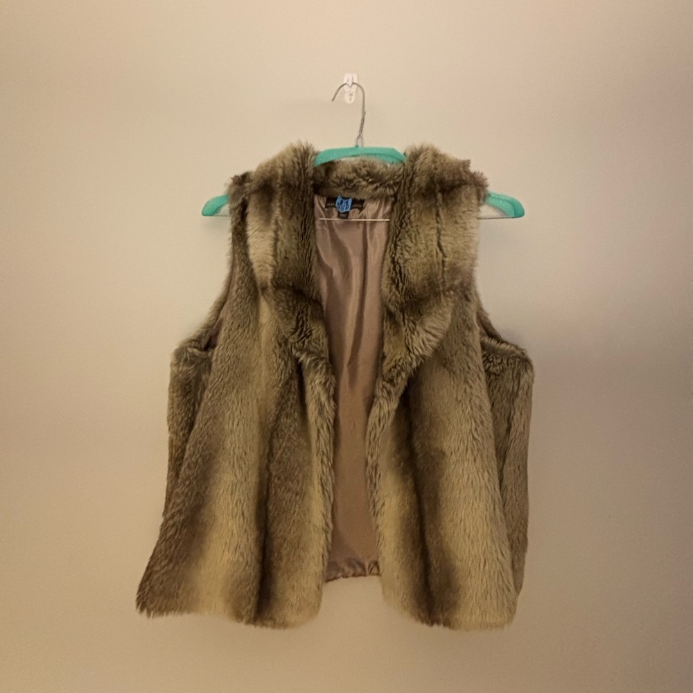 Fenn Wright Manson Luxurious Faux Fur Vest in Brown